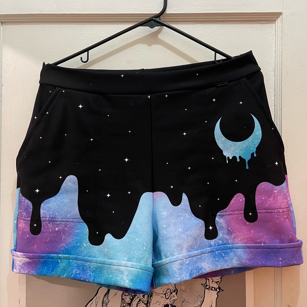 Galaxy melt cuffed shorts